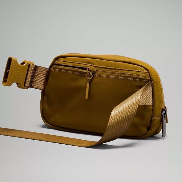 Lululemon Everywhere Belt Bag Color: Burnt Caramel NWT - Picture 3 of 4